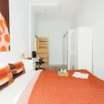 Oasis 5ppl - Tram At Doorstep *