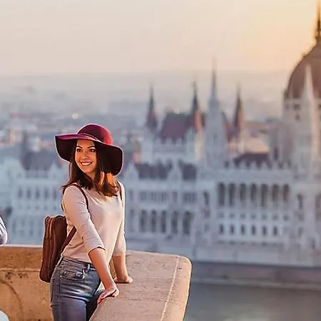 Oasis 5ppl - Tram At Doorstep Apartment Budapest