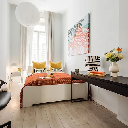 Oasis 5ppl - Tram At Doorstep Apartman Budapest
