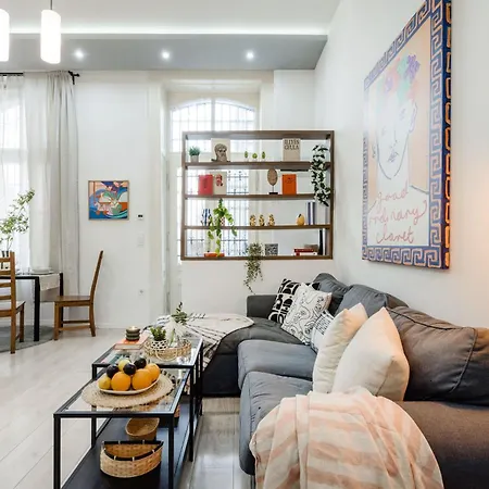 Oasis 5ppl - Tram At Doorstep Βουδαπέστη